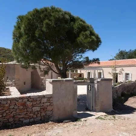 別荘 Aroniadika Stone House At Kythira-properties